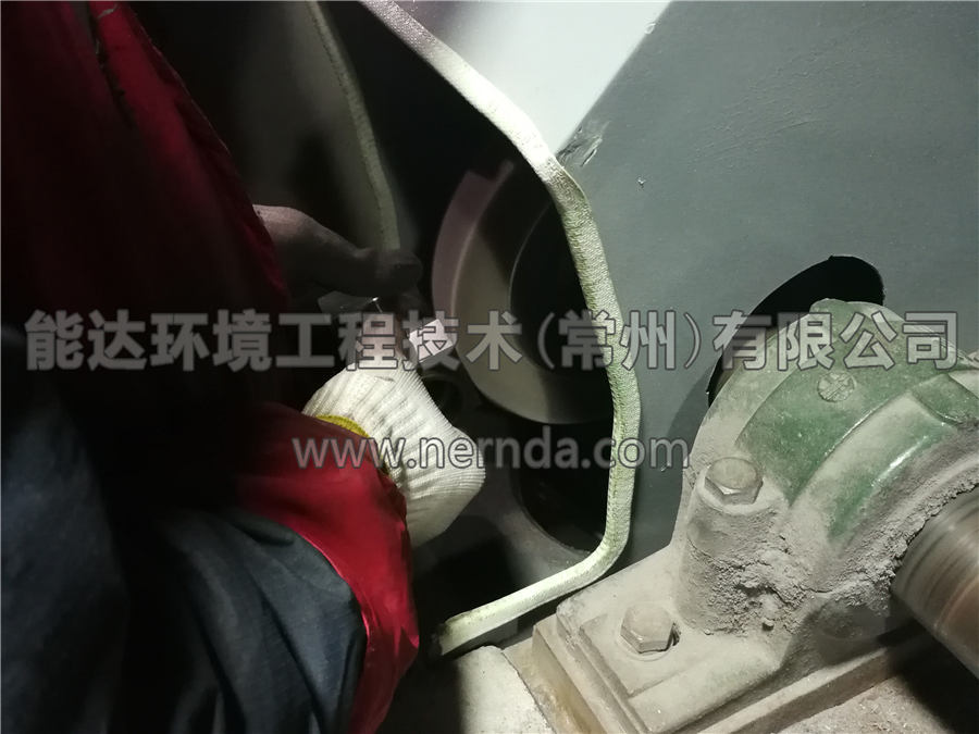  使用了我公司設計生產的濾筒除塵系統(tǒng)一段時間后，工人的工作環(huán)境得到了大大的改善